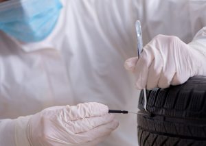 Accident-investigation-tire-in-lab-300x213